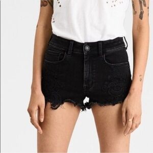 American Eagle Outfitters Hi-Rise Shortie Shorts Lace Detail Women’s Size 4